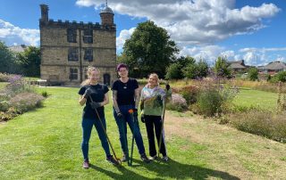Sheffield Manor Lodge Steel City Team infront of the Turret House
